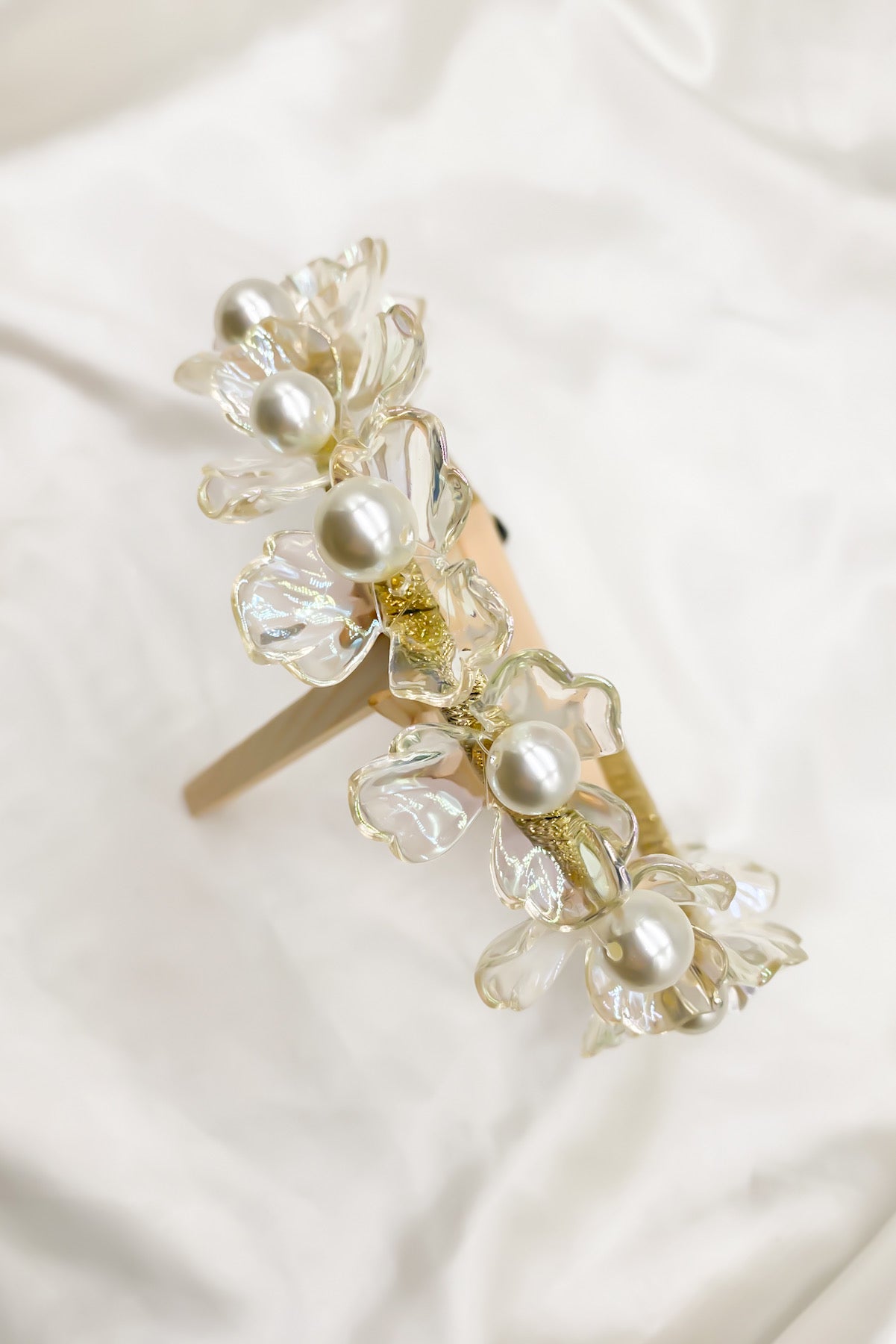 SKYE Shop Chic Modern Elegant Classy Women Jewelry French Parisian Minimalist Delphine Pearl Flower Headband Clear 2