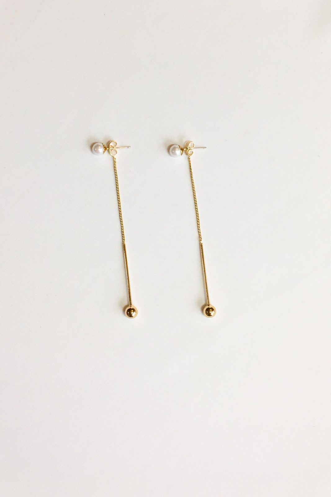 SKYE modern minimalist women fashion accessories Isabel 18K Gold Pearl Drop Earrings 3