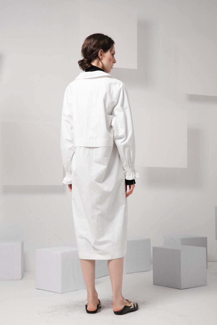 Skye minimalist modern women fashion convertible trench coat frill sleeves luxe fw 2018 5