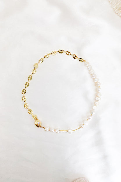 Lyra 18K Gold Magnetic Clasp Pearl Necklace