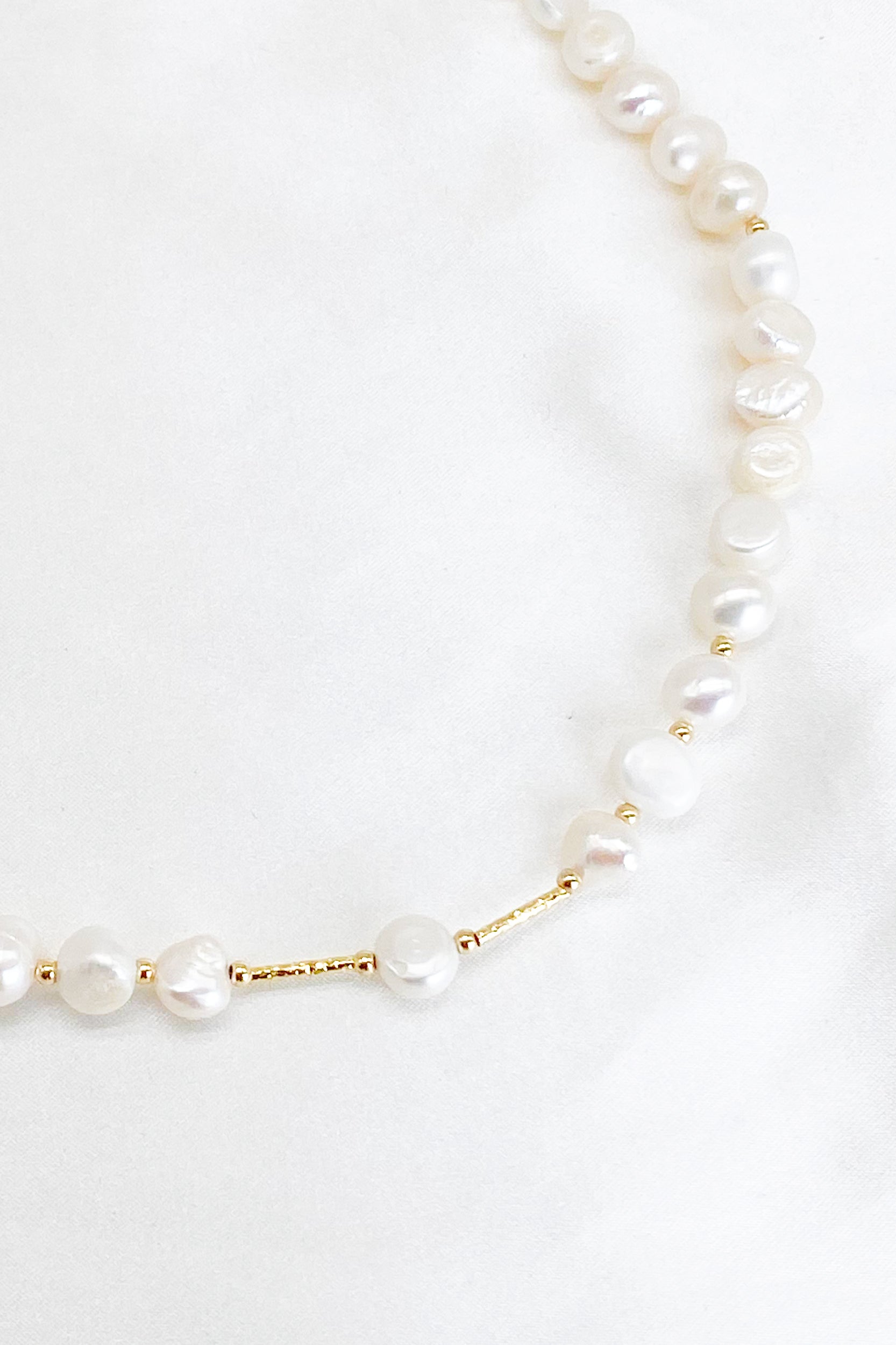 Lyra 18K Gold Magnetic Clasp Pearl Necklace