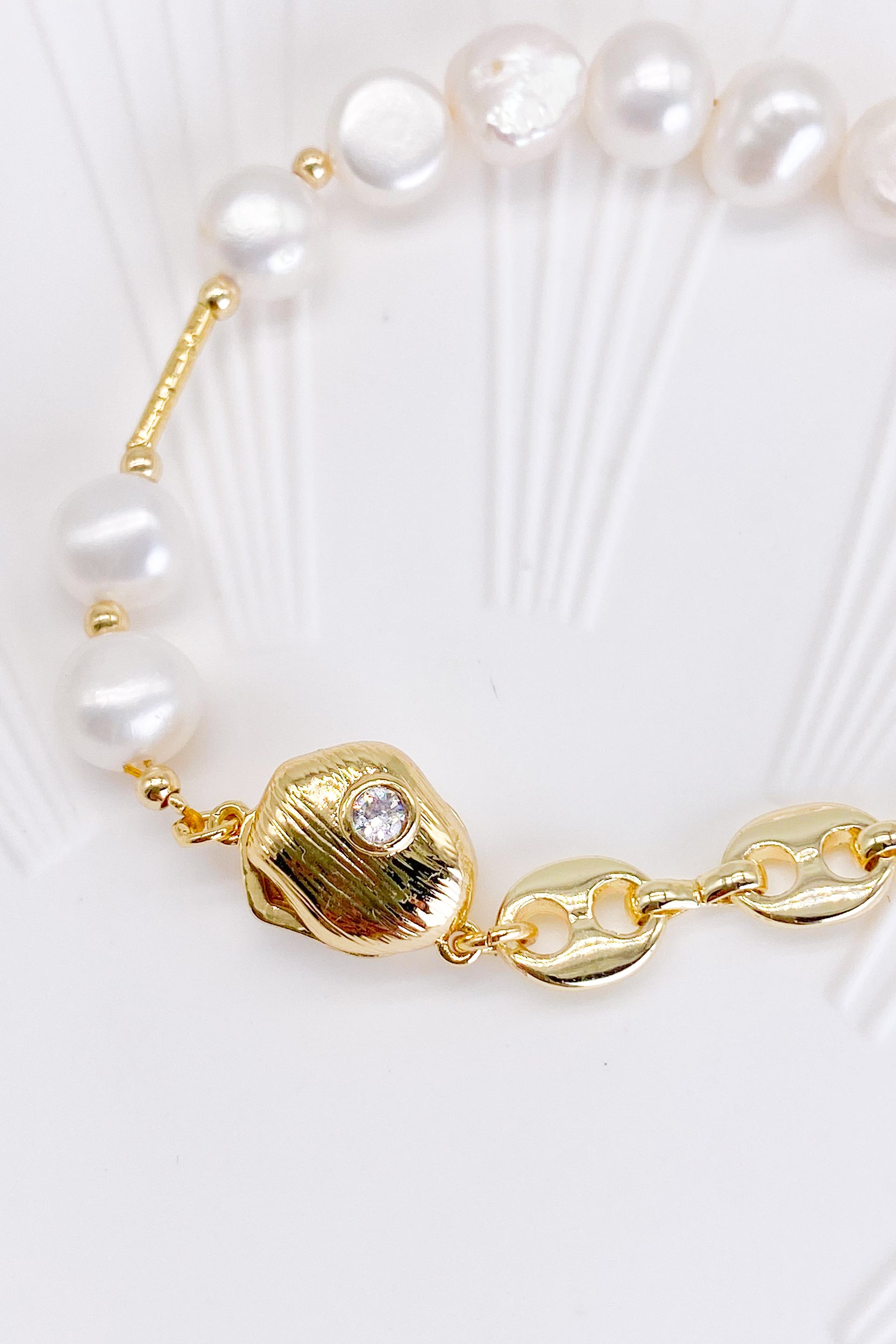 Quinn 18K Gold Magnetic Clasp Pearl Bracelet