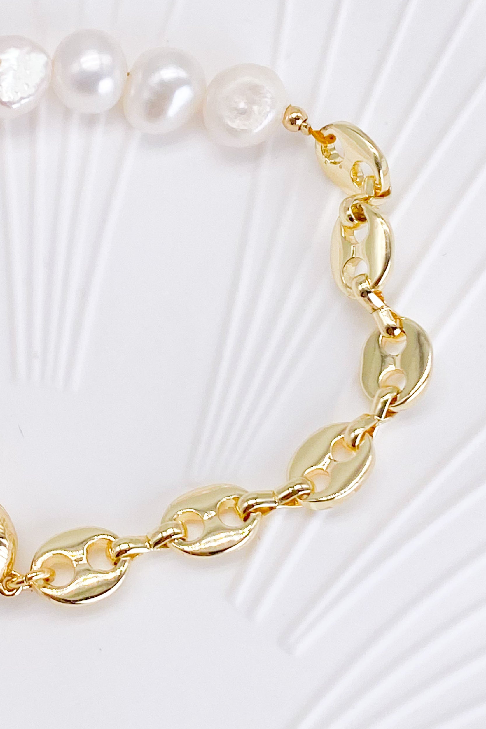 Quinn 18K Gold Magnetic Clasp Pearl Bracelet