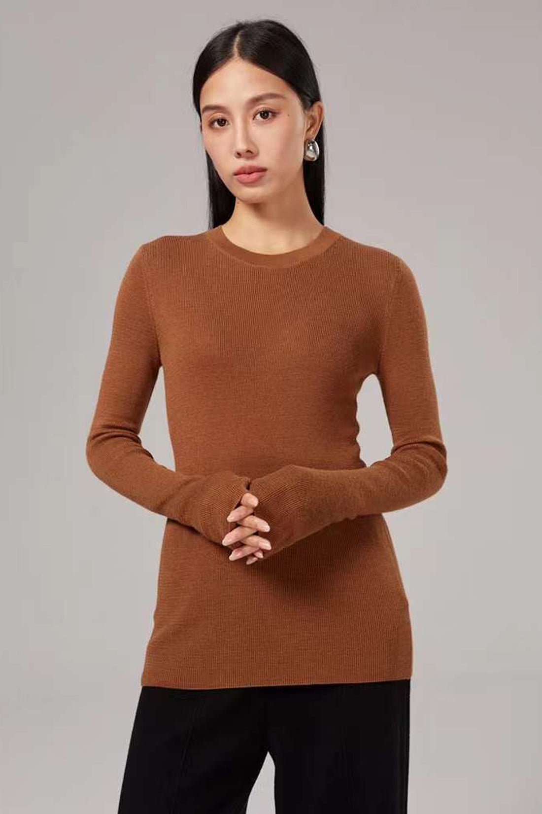 SKYESiennaMerinoWoolLongSleeveSweater_0000s_0004_Background