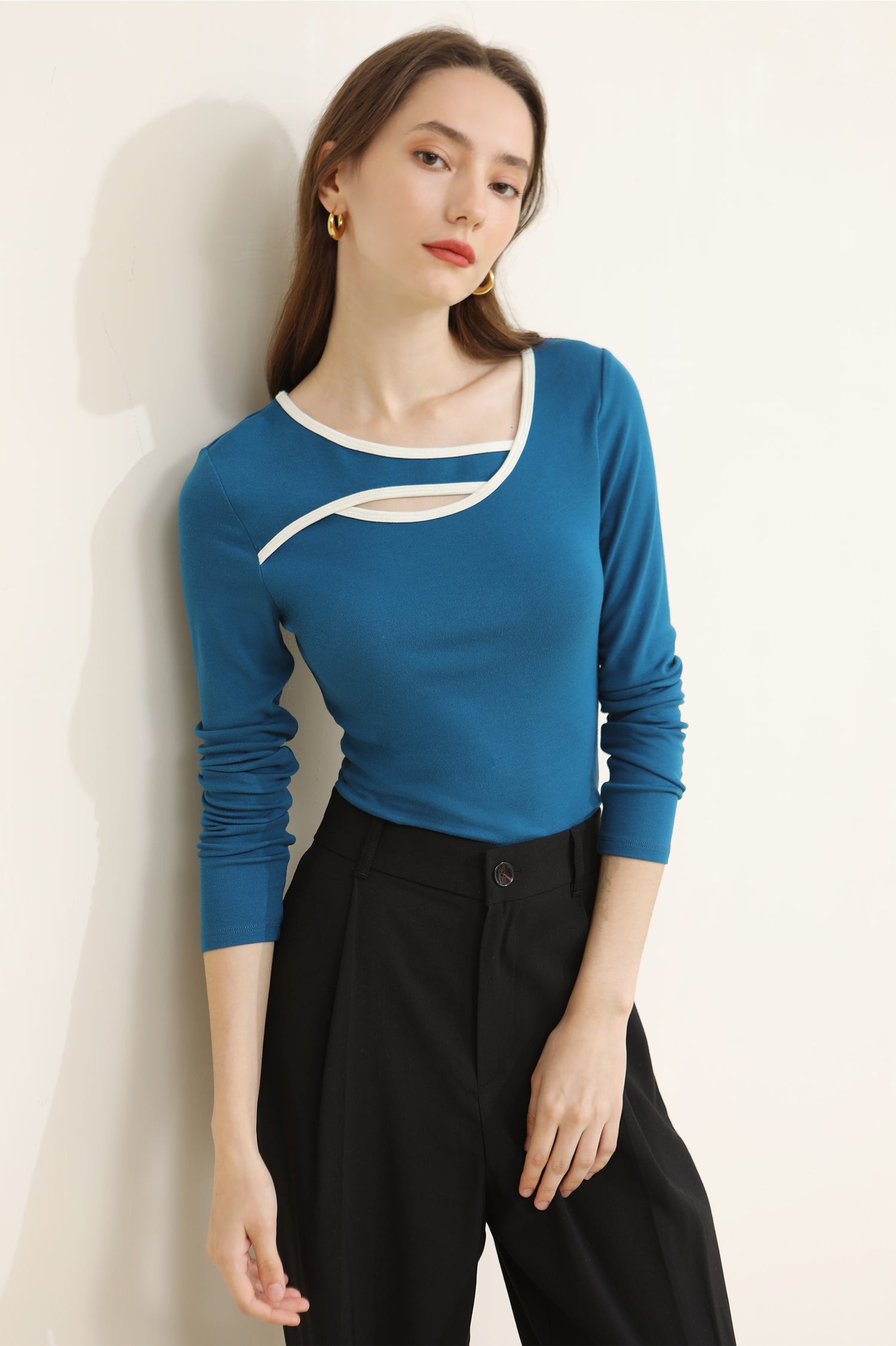 SKYEVannaAsymmetricalContrastLongSleeveTop_11