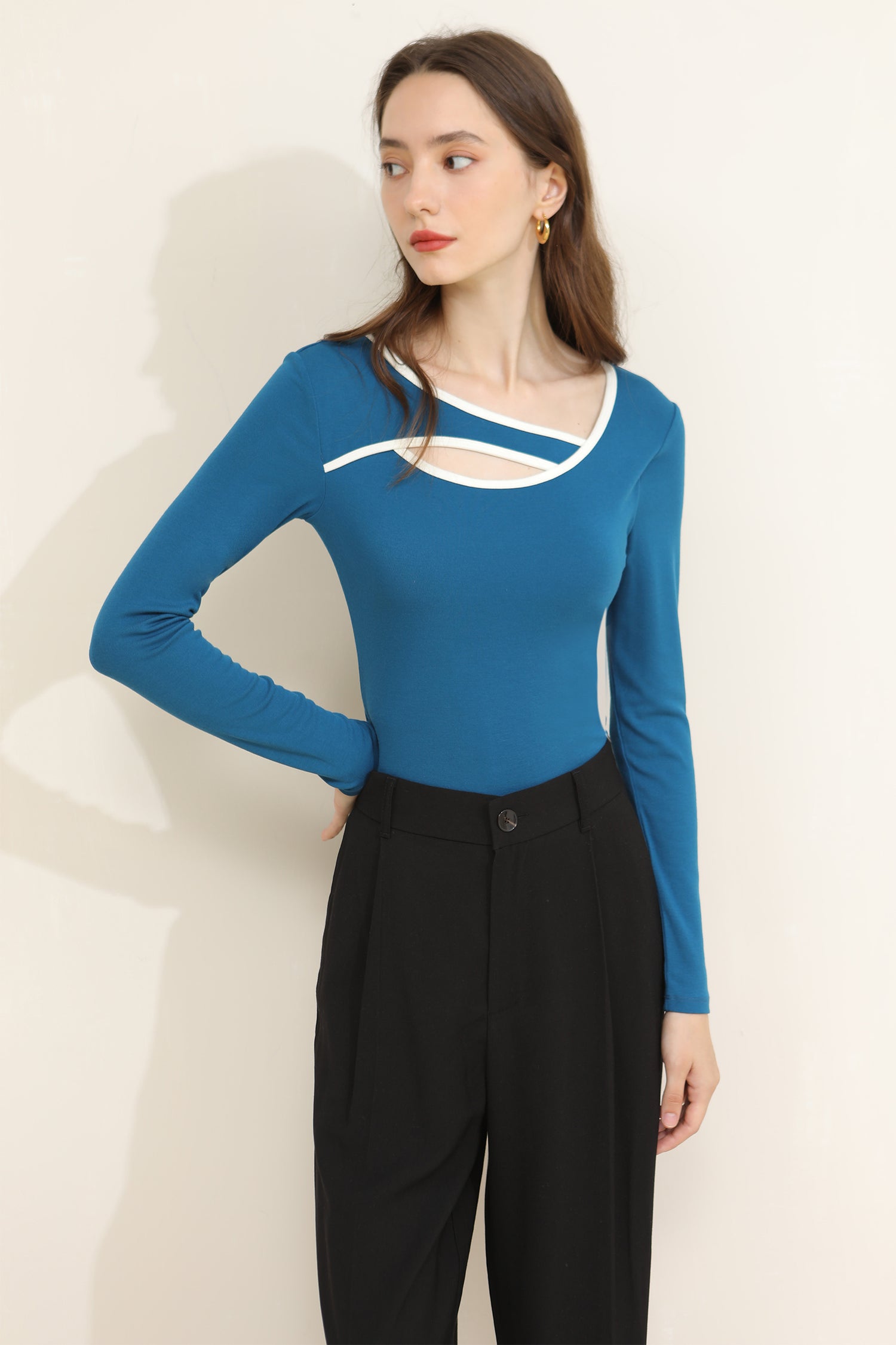 SKYEVannaAsymmetricalContrastLongSleeveTop_7