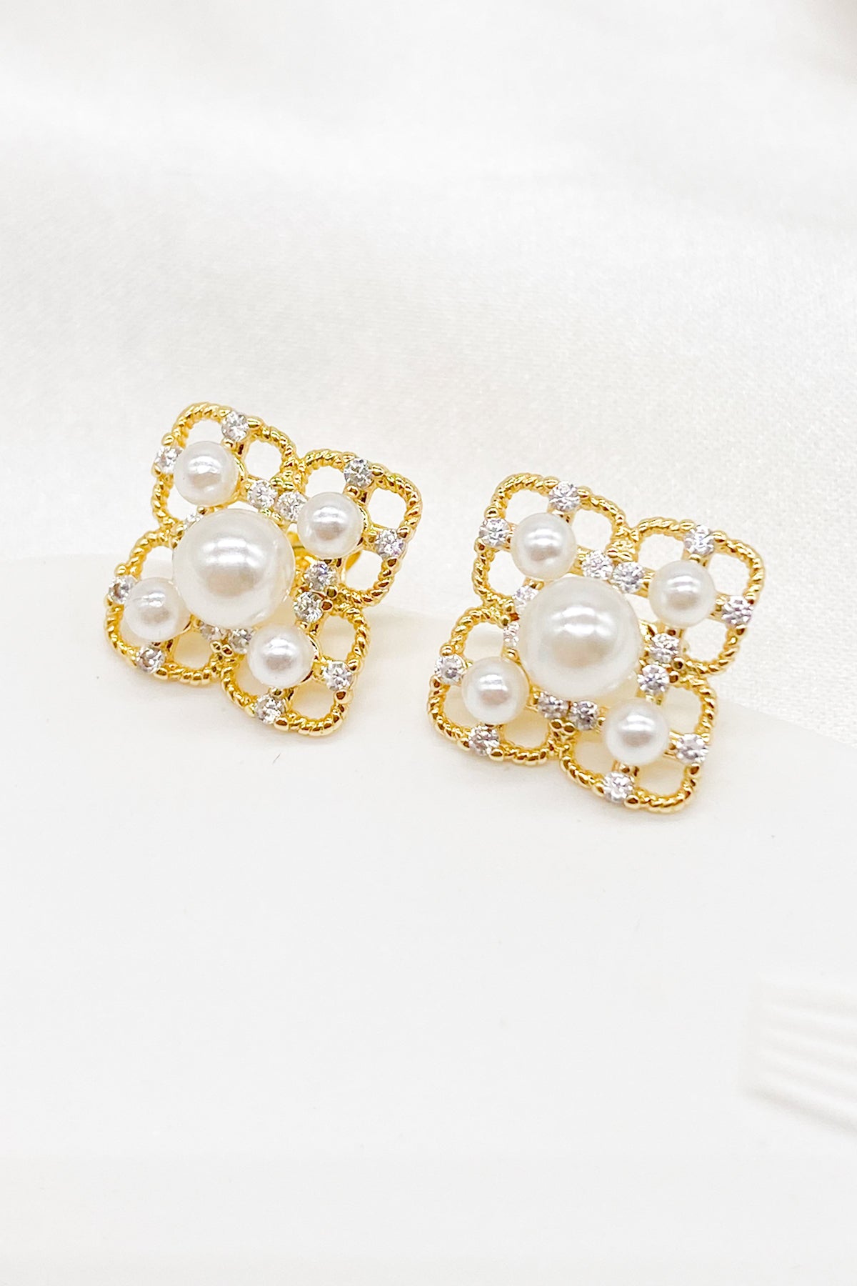 Claudine Gold Pearl Earrings 6