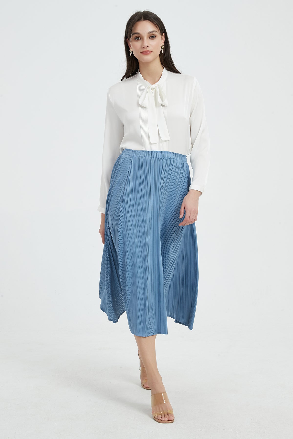 SKYE Gwyneth Midi Pleated Skirt Blue5