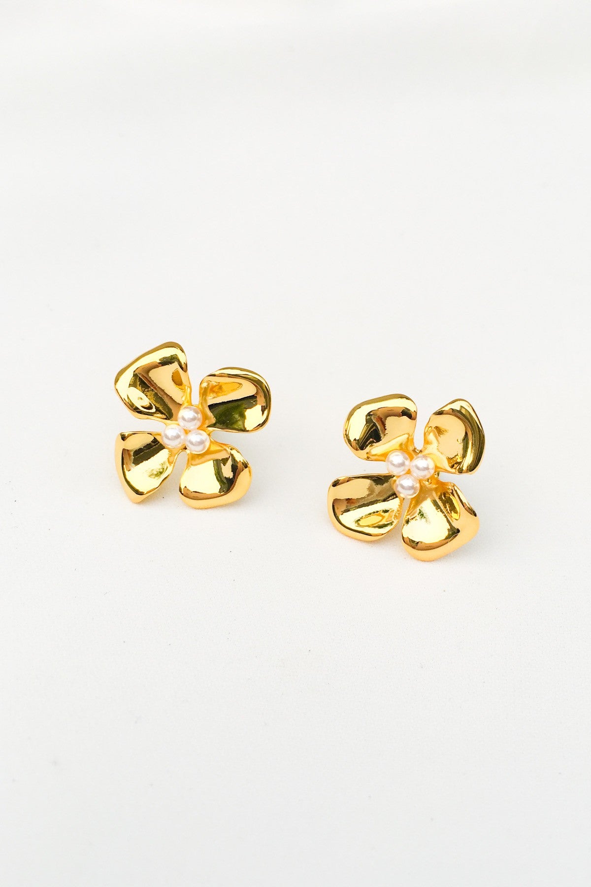 SKYE San Francisco SF California shop ethical sustainable modern chic designer women jewelry Cateline 18K Gold Pearl Earrings 3
