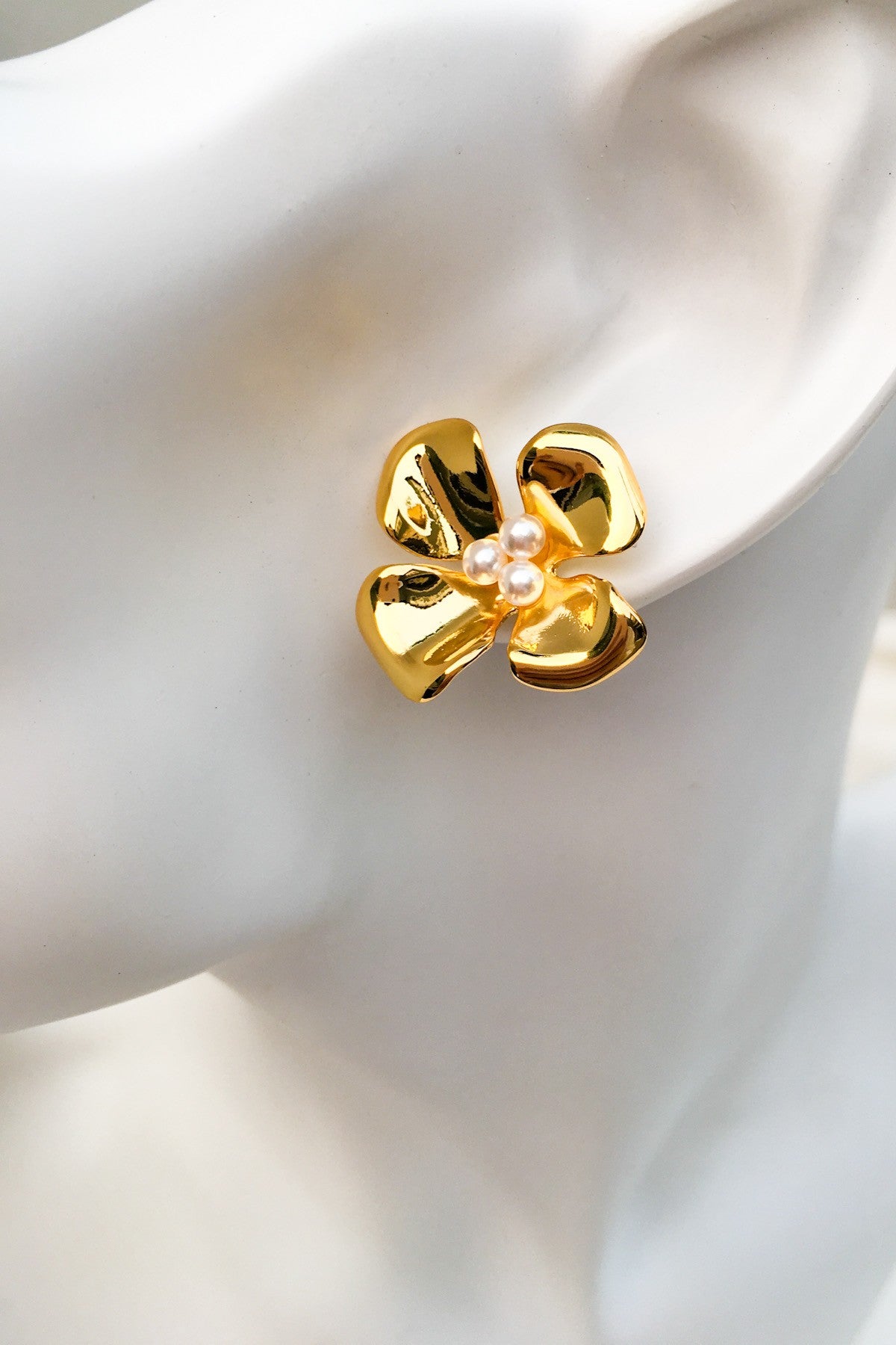 SKYE San Francisco SF California shop ethical sustainable modern chic designer women jewelry Cateline 18K Gold Pearl Earrings 6