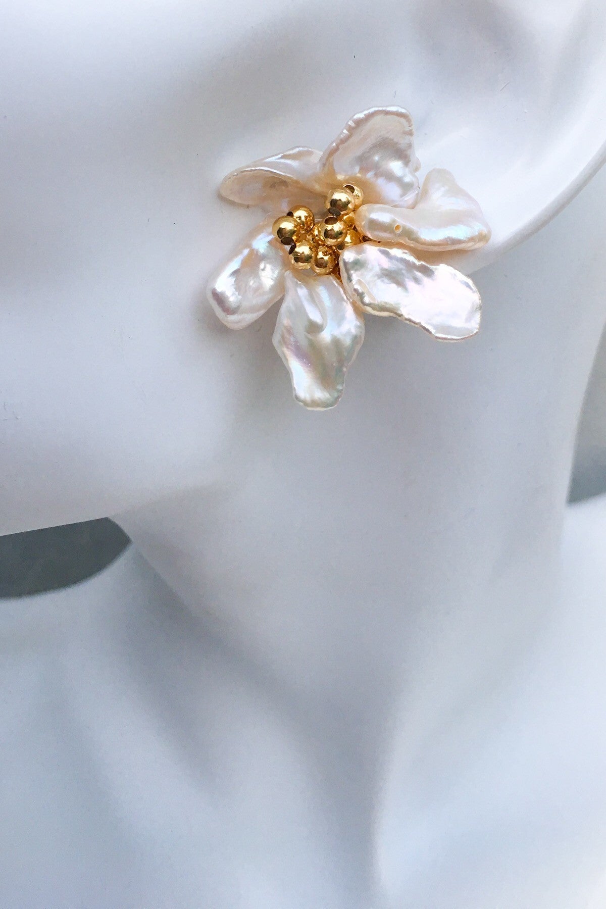 SKYE San Francisco SF California shop ethical sustainable modern minimalist quality women jewelry Fleur 18K Gold Freshwater Pearl Earrings