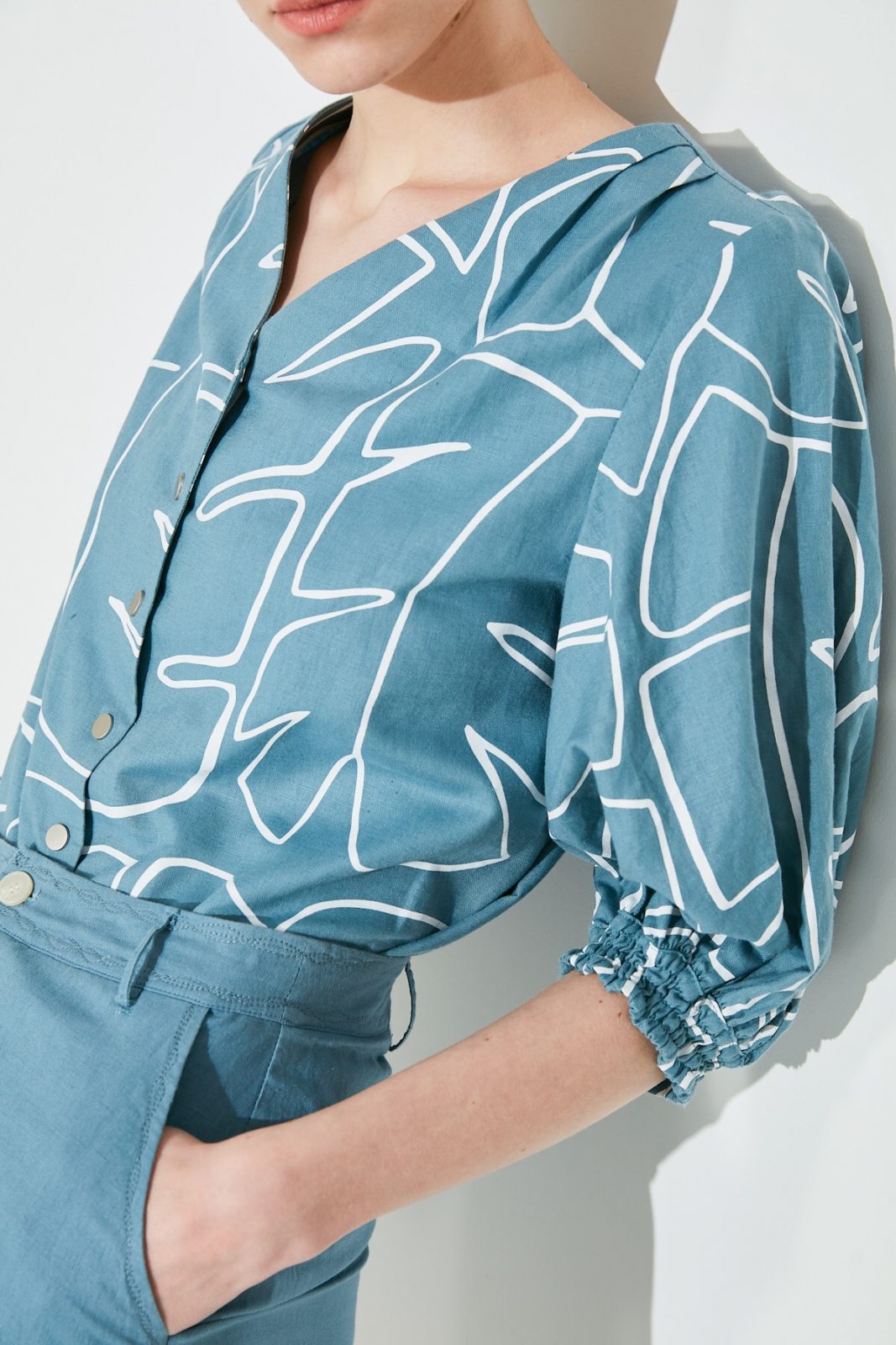 SKYE San Francisco SF ethical modern minimalist quality women clothing fashion Jolin Linen Cotton Blouse blue 6