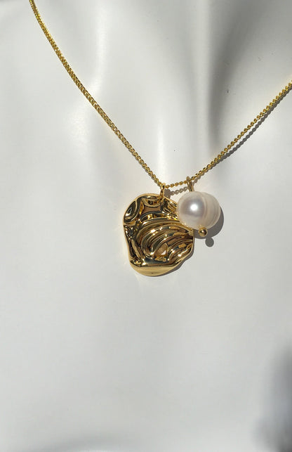 SKYE San Francisco SF shop ethical sustainable modern minimalist luxury women jewelry Spring 2020 Coquille 18K Gold Freshwater Pearl Necklace seashell 4
