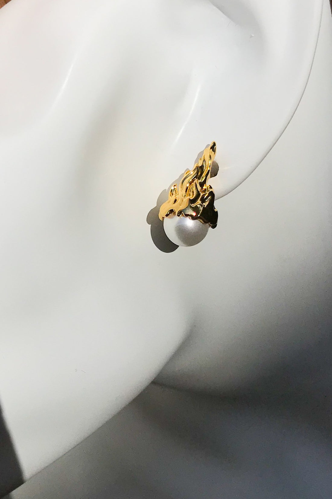 SKYE San Francisco SF shop ethical sustainable modern minimalist luxury women jewelry Spring 2020 Megève 18K Gold Pearl Stud Earrings 3