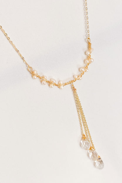 SKYE San Francisco Shop Chic Modern Elegant Classy Women Jewelry French Parisian Minimalist Anelise Gold Freshwater Pearl Necklace 5