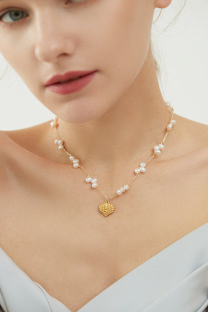 SKYE San Francisco Shop Chic Modern Elegant Classy Women Jewelry French Parisian Minimalist Angeline Heart Pendant Pearl Necklace 10