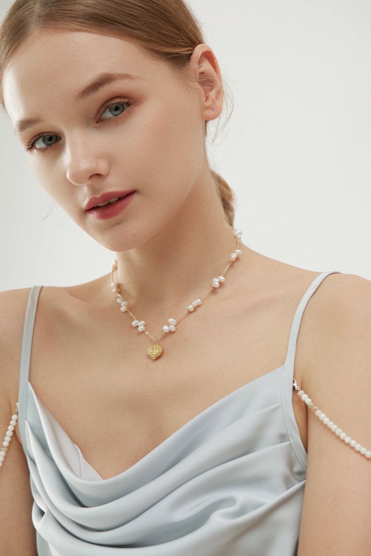 SKYE San Francisco Shop Chic Modern Elegant Classy Women Jewelry French Parisian Minimalist Angeline Heart Pendant Pearl Necklace 2