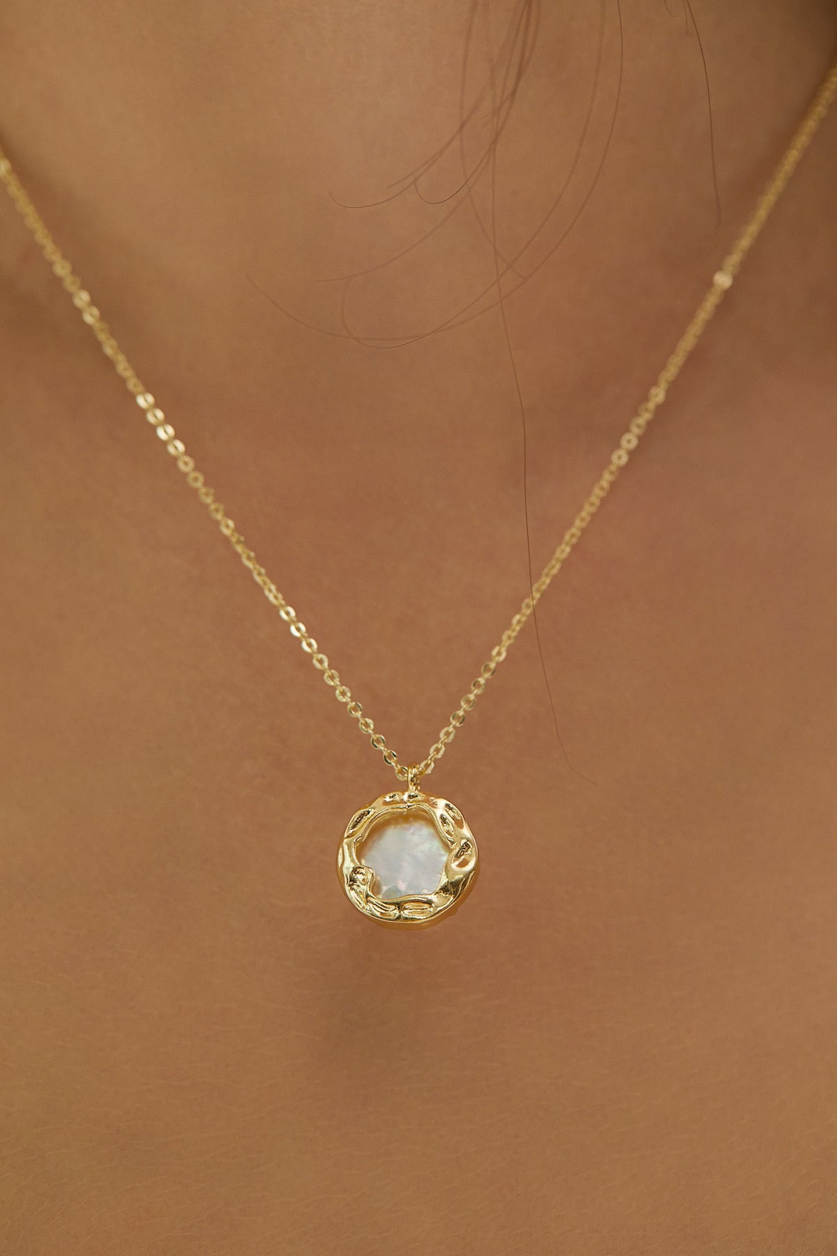 SKYE San Francisco Shop Chic Modern Elegant Classy Women Jewelry French Parisian Minimalist Charee Freshwater Pearl Pendant Necklace 2