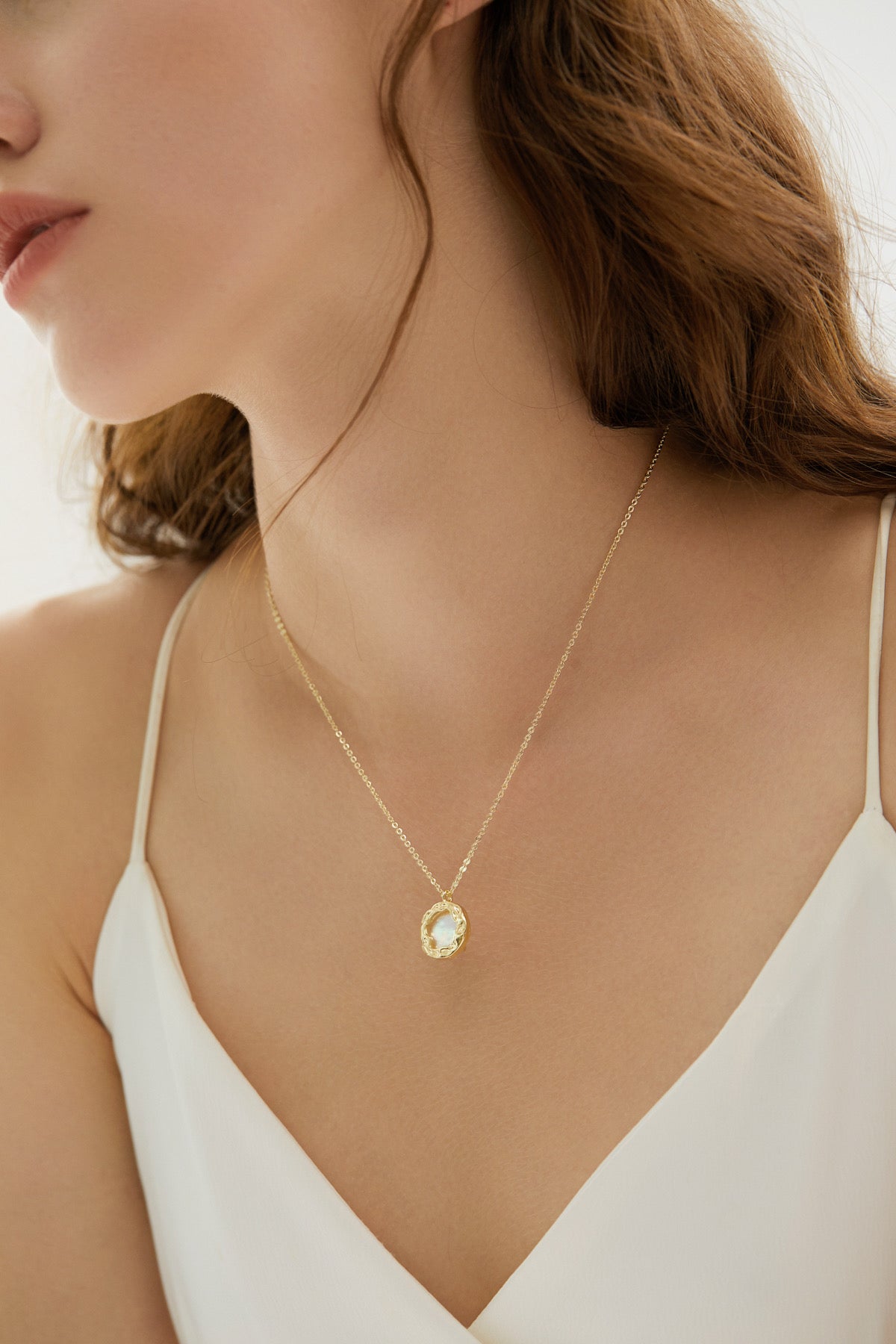 Vivity Solitaire Pendant Round Cut 1 Single American Diamond Cubic Zirconia  Gold-plated Plated Alloy Necklace Price in India - Buy Vivity Solitaire  Pendant Round Cut 1 Single American Diamond Cubic Zirconia Gold-plated