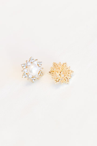 SKYE San Francisco Shop Chic Modern Elegant Classy Women Jewelry French Parisian Minimalist Elisa 18K Gold Crystal Pearl Earrings 6