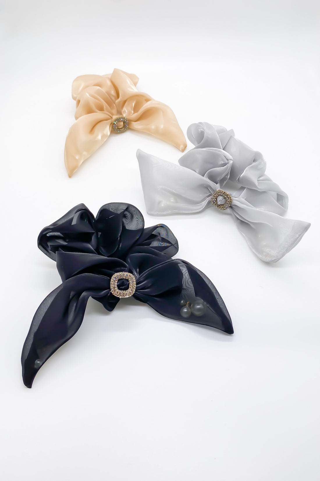 SKYE San Francisco Shop Chic Modern Elegant Classy Women Jewelry French Parisian Minimalist Michelle Organza Pearl Bow Scrunchie 5