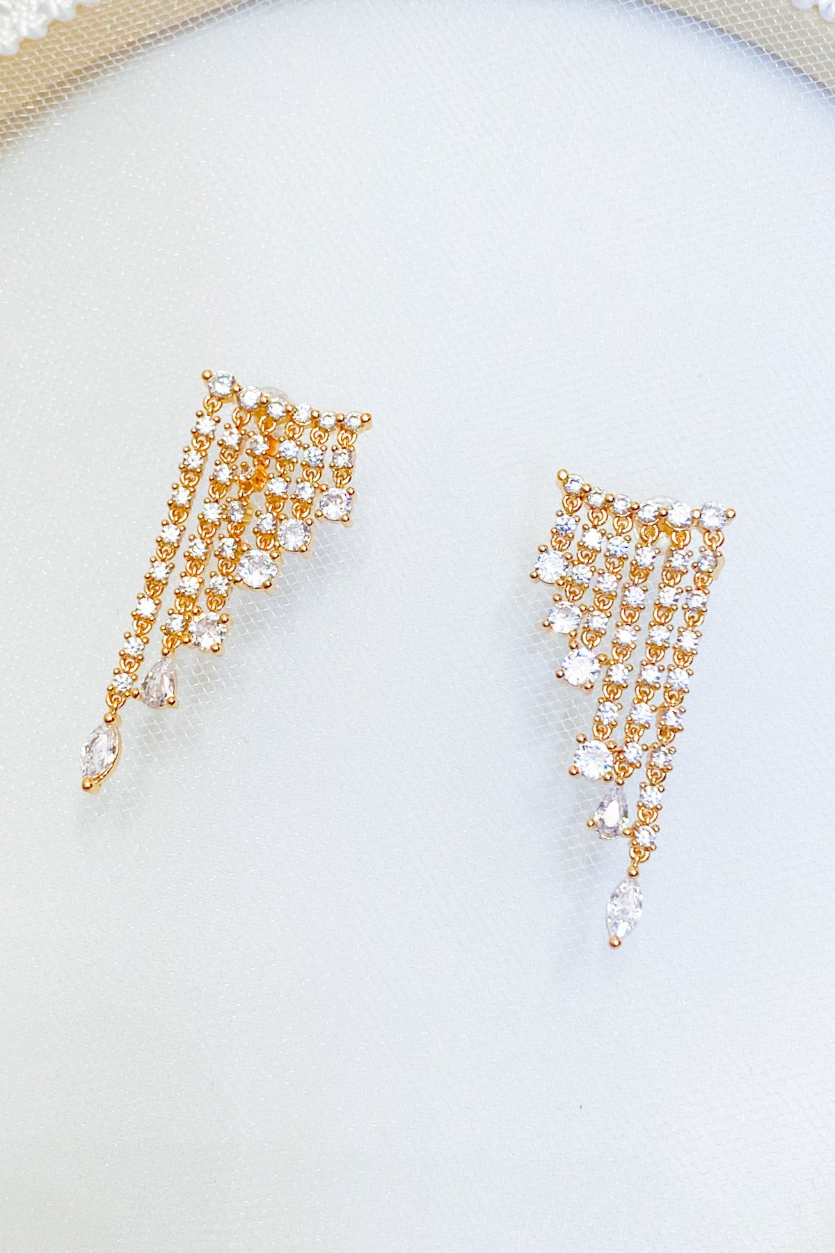 SKYE San Francisco Shop Chic Modern Elegant Classy Women Jewelry French Parisian Minimalist Nieve 18K Gold Crystal Drop Earrings
