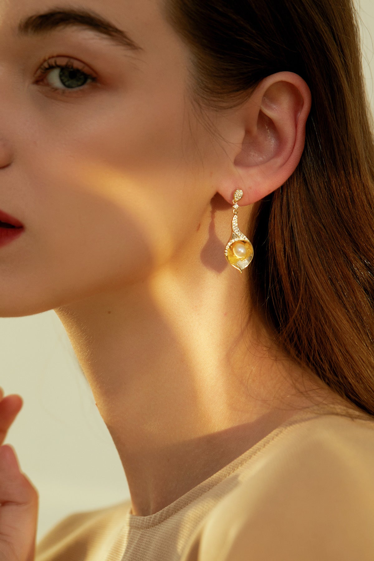 SKYE San Francisco Shop Chic Modern Elegant Classy Women Jewelry French Parisian Minimalist Pacome Calla Lily Pearl Drop Earrings 9