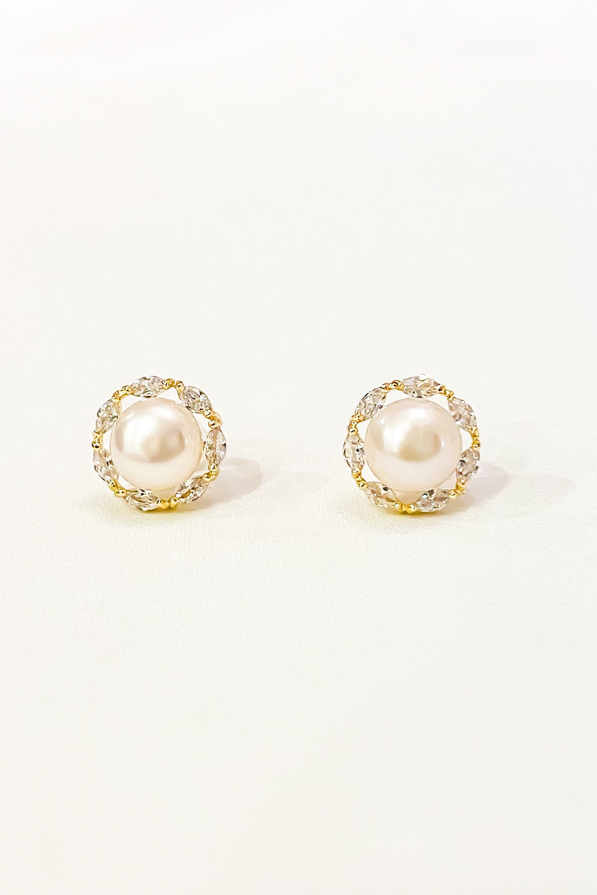 SKYE San Francisco Shop SF Chic Modern Elegant Classy Women Jewelry French Parisian Minimalist Cosette 18K Gold Pearl Earrings 2