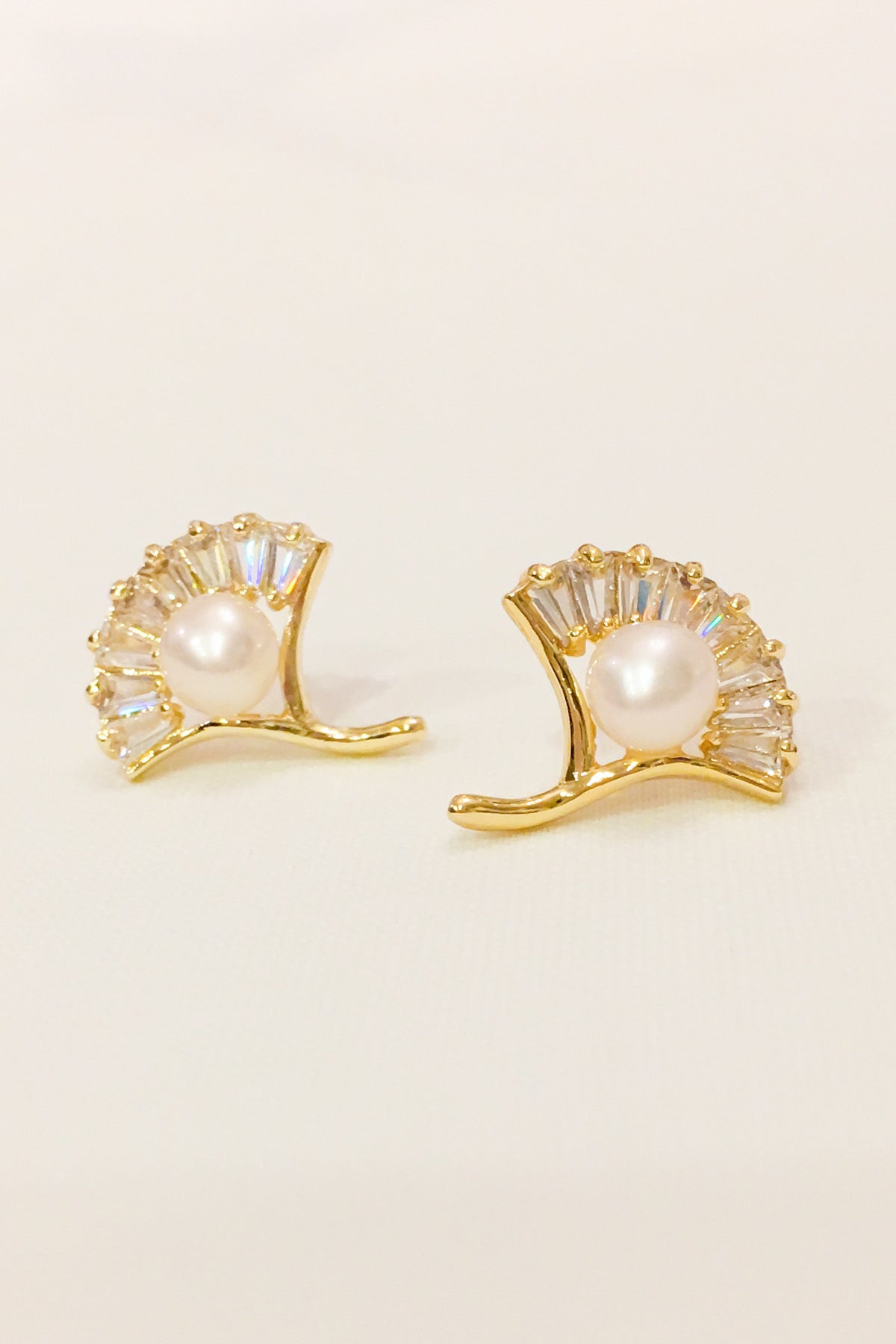 SKYE San Francisco Shop SF Chic Modern Elegant Classy Women Jewelry French Parisian Minimalist Ember 18K Gold Freshwater Pearl Earrings 4