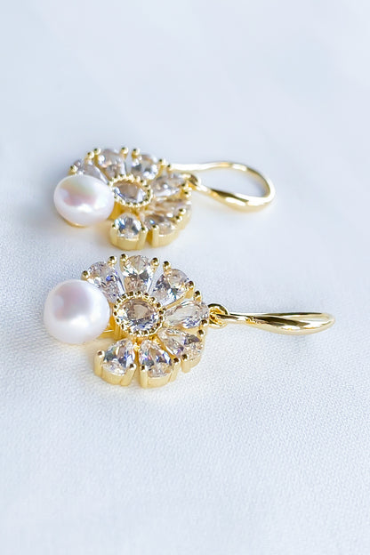 SKYE San Francisco Shop SF Chic Modern Elegant Classy Women Jewelry French Parisian Minimalist Lyna 18K Gold Freshwater Pearl Crystal Earrings 4