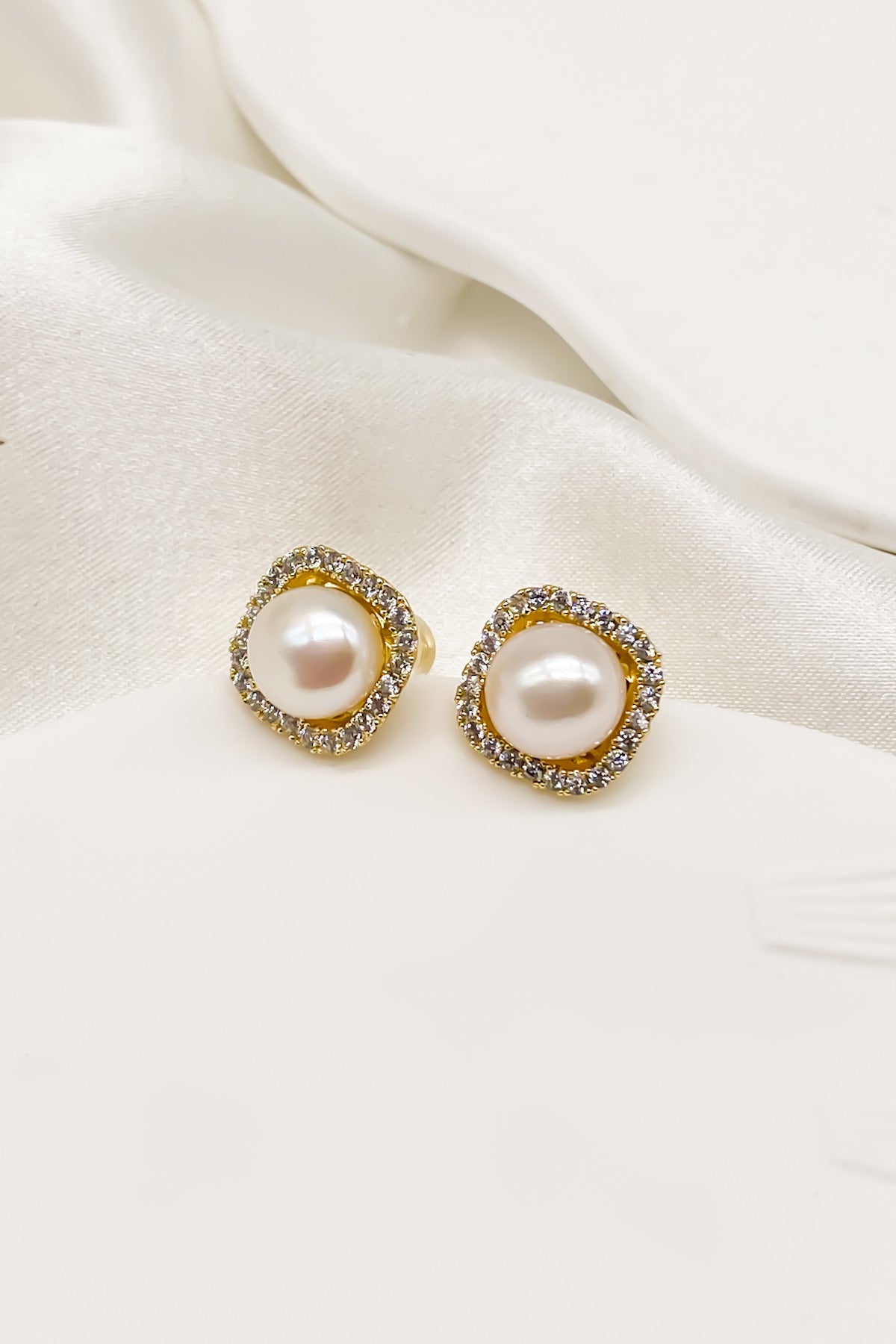 SKYE Shop Chic Modern Elegant Classy Women Jewelry French Parisian Minimalist Alexandra Freshwater Pearl Stud Earrings 10