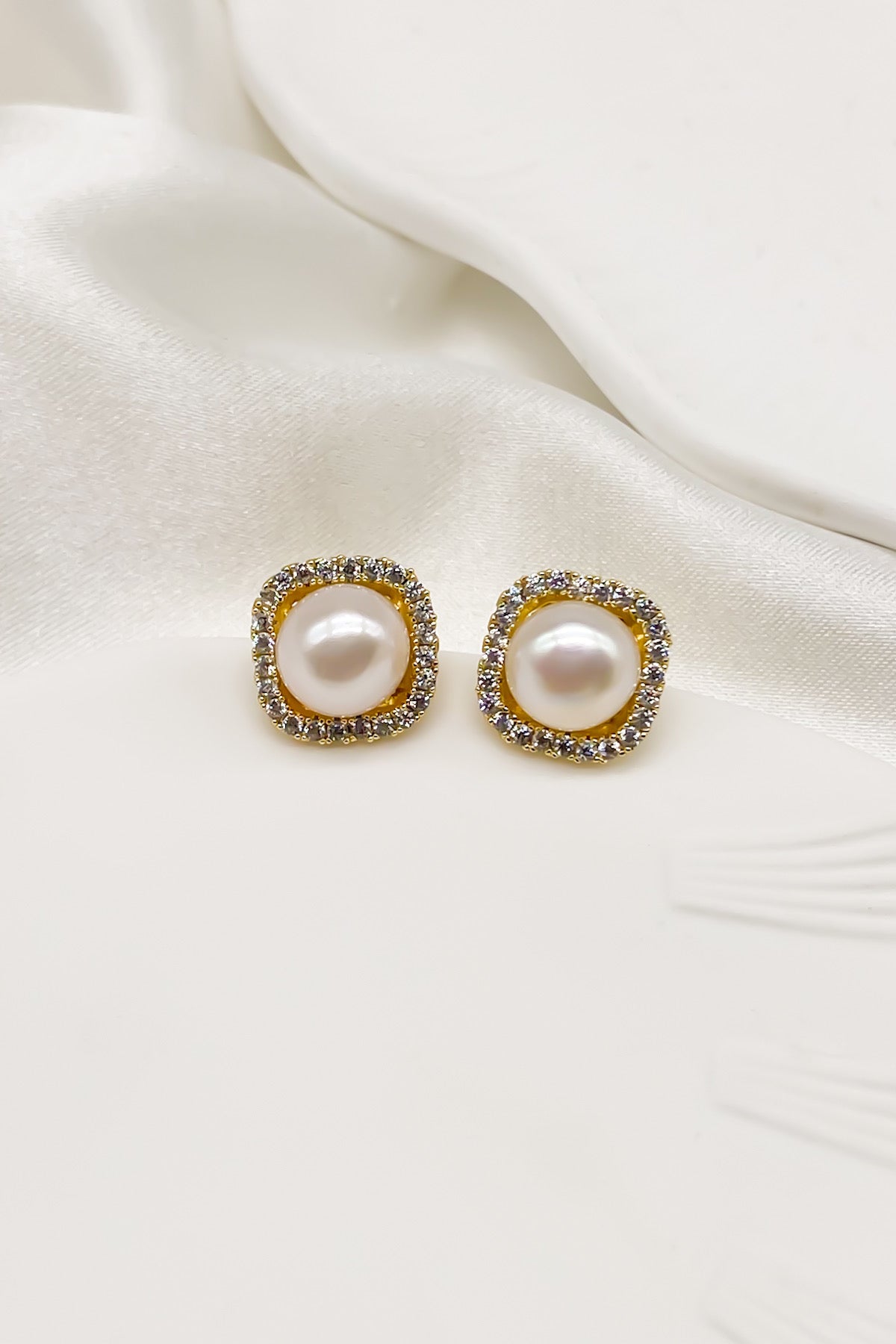 SKYE Shop Chic Modern Elegant Classy Women Jewelry French Parisian Minimalist Alexandra Freshwater Pearl Stud Earrings 3