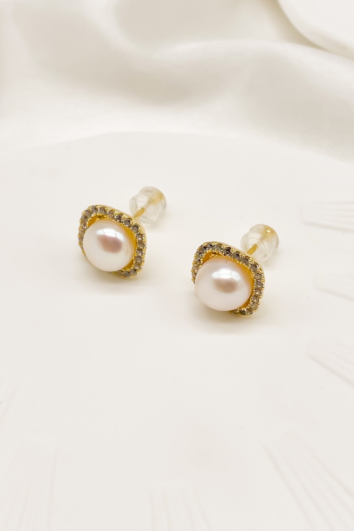 SKYE Shop Chic Modern Elegant Classy Women Jewelry French Parisian Minimalist Alexandra Freshwater Pearl Stud Earrings 8