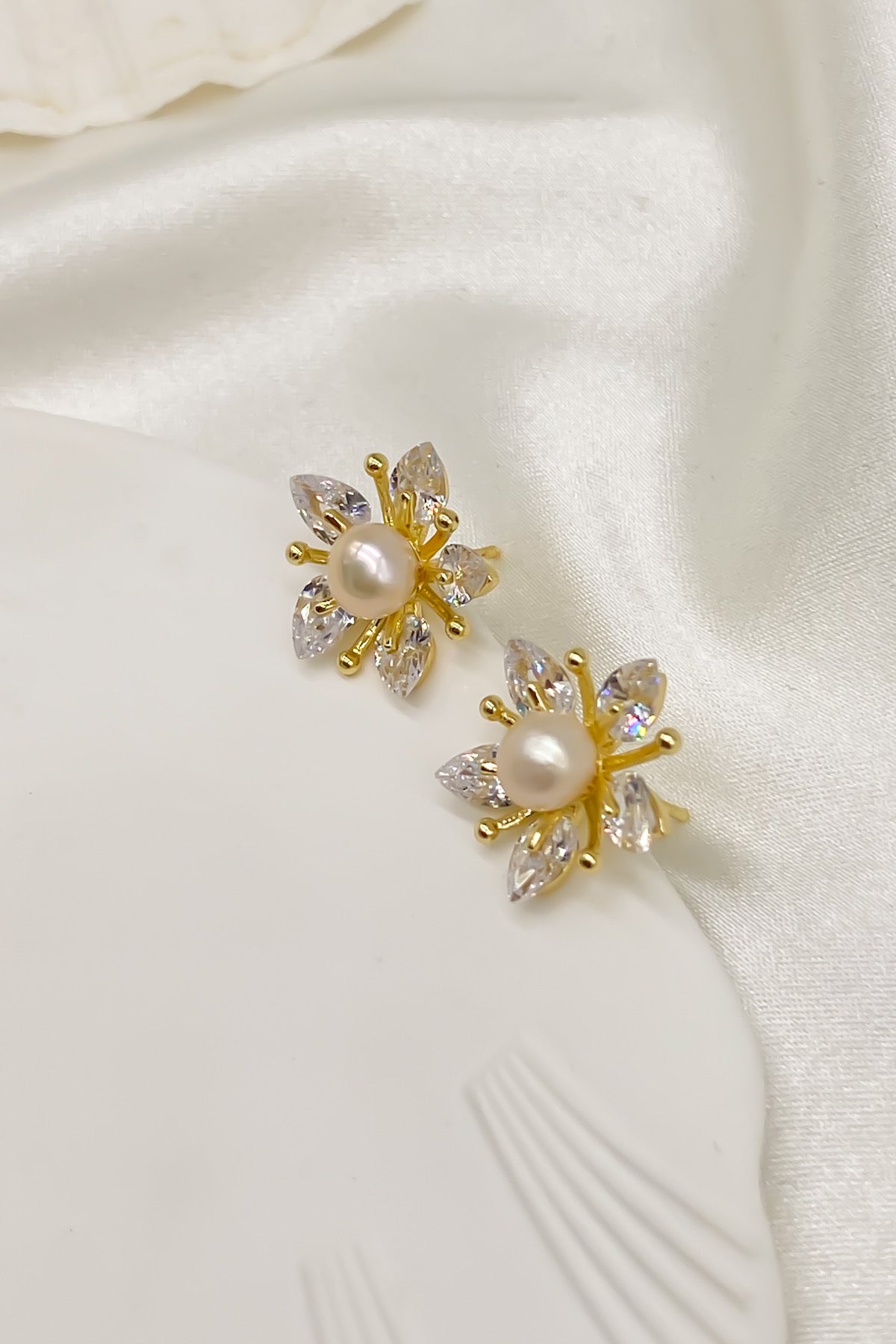 SKYE Shop Chic Modern Elegant Classy Women Jewelry French Parisian Minimalist Angelica Gold Pearl Sakura Flower Stud Earrings 2