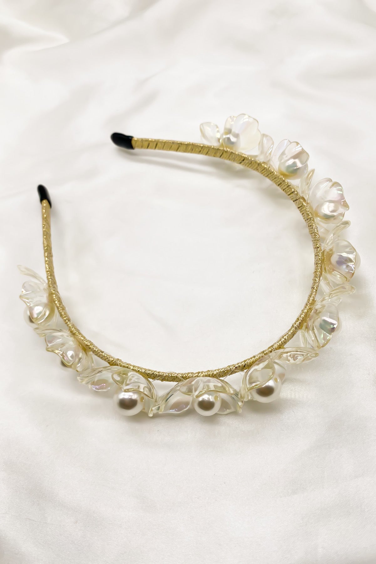 SKYE Shop Chic Modern Elegant Classy Women Jewelry French Parisian Minimalist Delphine Pearl Flower Headband Clear 5