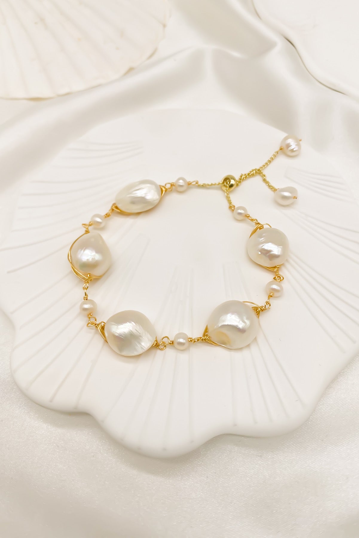 SKYE Shop Chic Modern Elegant Classy Women Jewelry French Parisian Minimalist Harper Freshwater Pearl Bracelet 4