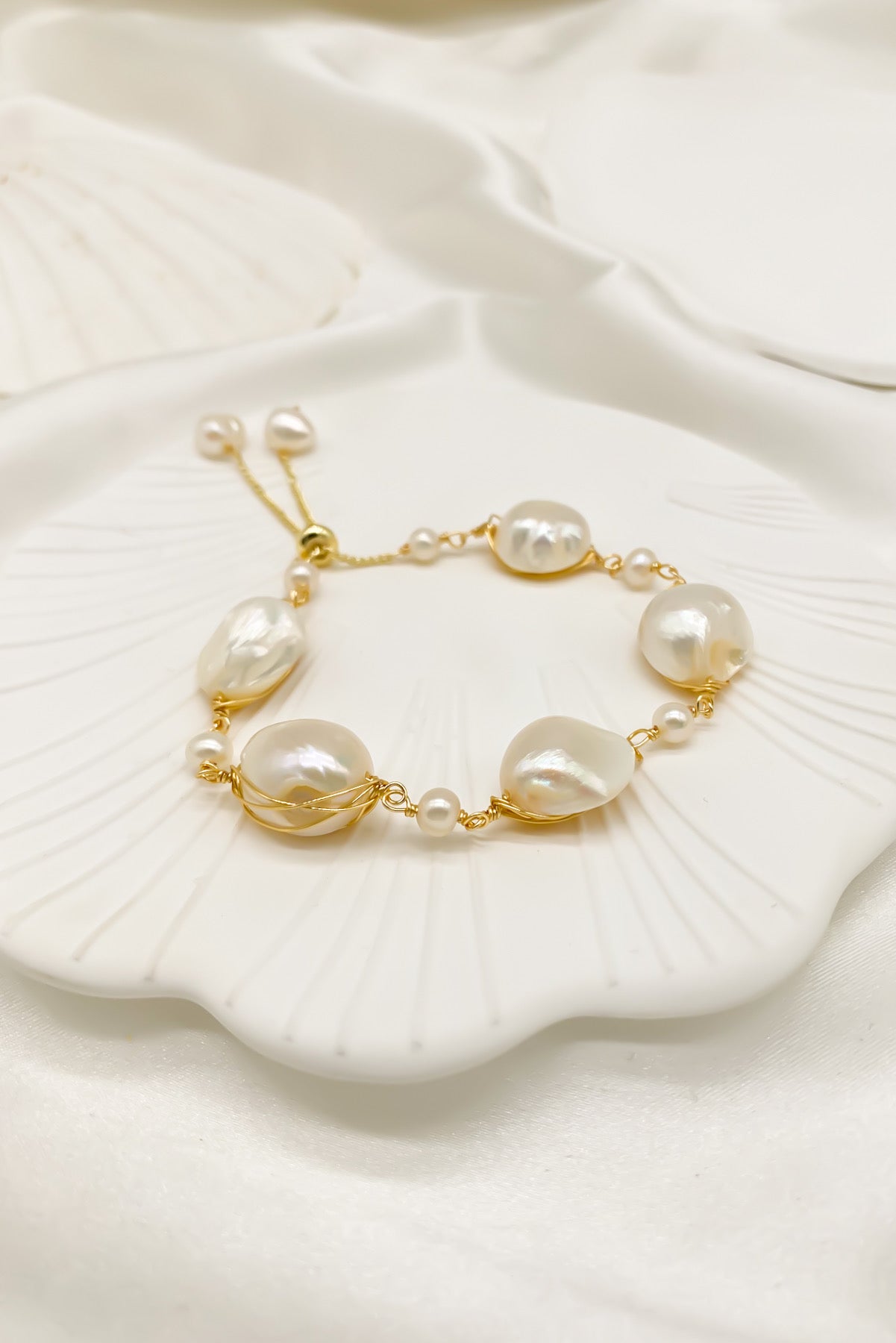 SKYE Shop Chic Modern Elegant Classy Women Jewelry French Parisian Minimalist Harper Freshwater Pearl Bracelet 6