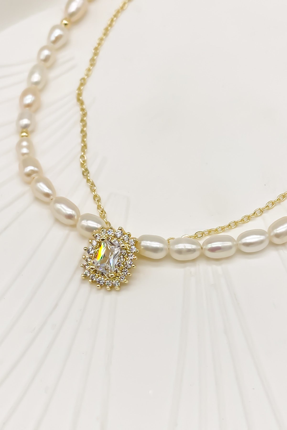 SKYE Shop Chic Modern Elegant Classy Women Jewelry French Parisian Minimalist Jolie Freshwater Pearl Crystal Pendant Necklace 4