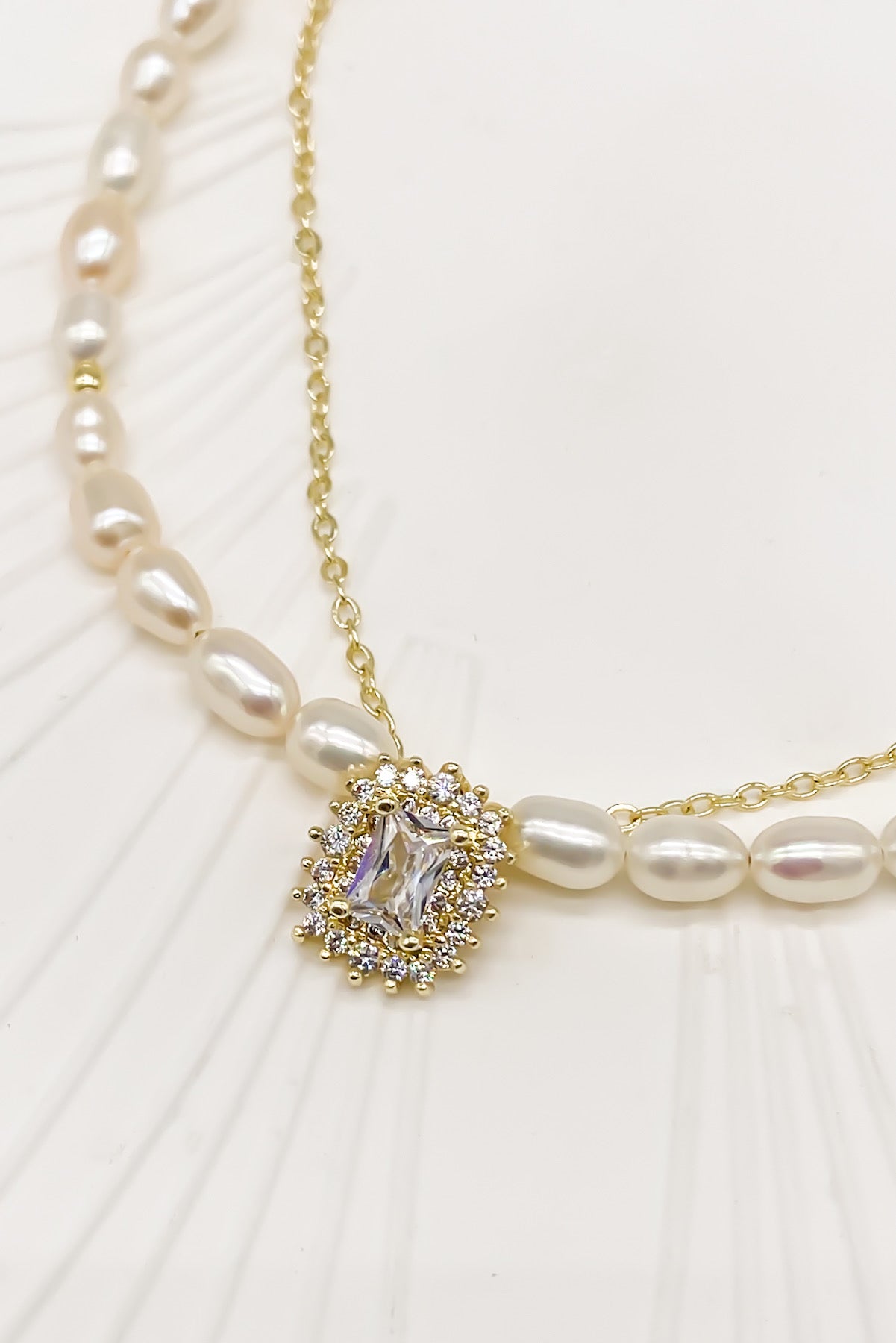 SKYE Shop Chic Modern Elegant Classy Women Jewelry French Parisian Minimalist Jolie Freshwater Pearl Crystal Pendant Necklace