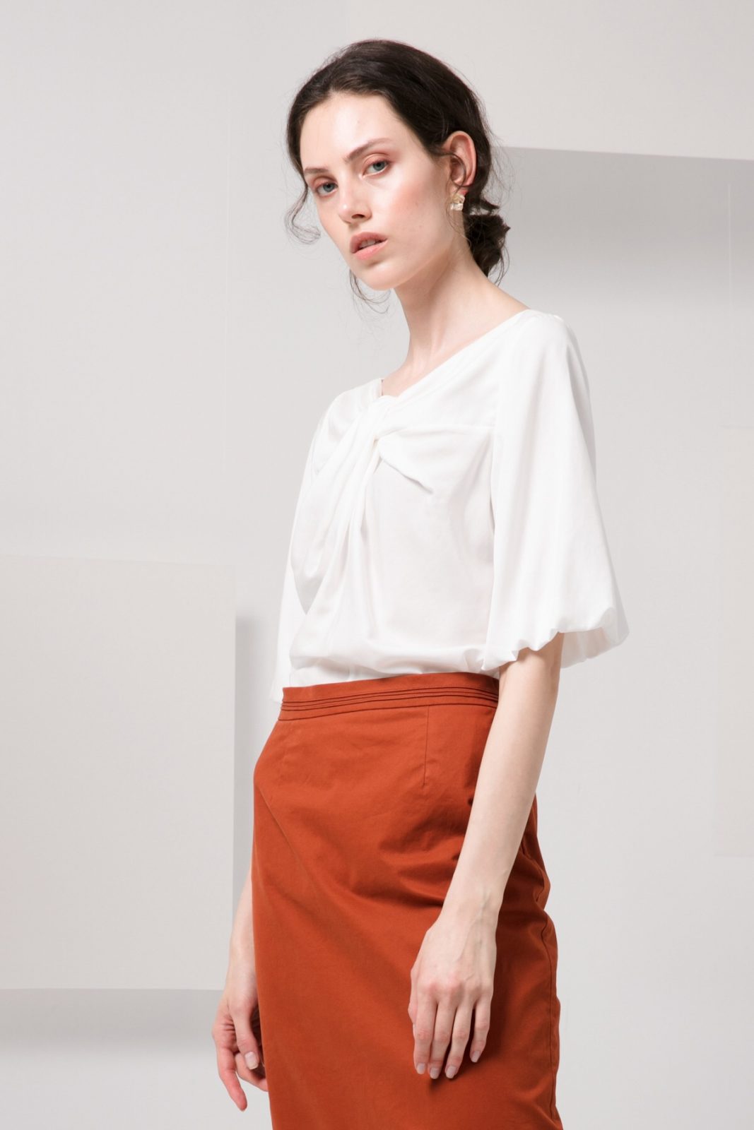 SKYE minimalist women clothing fashion Kai Knot Top white 2