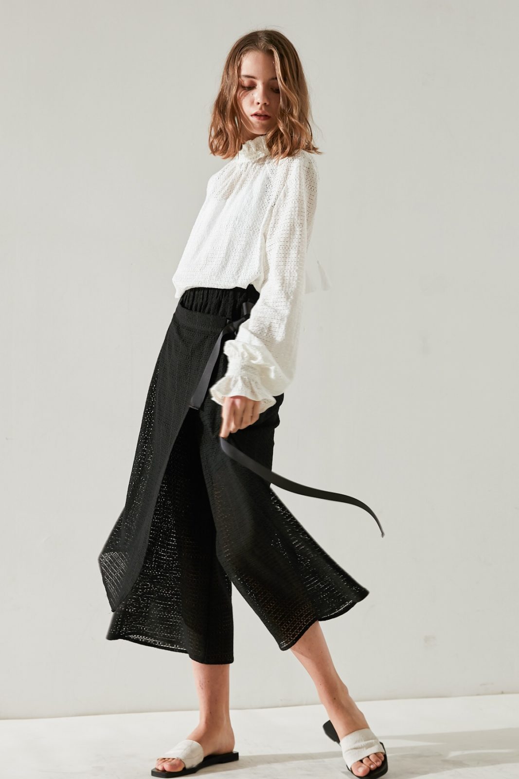 SKYE minimalist women fashion Aria cuolettes lace black 3