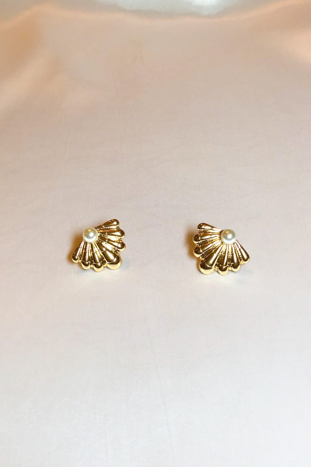 SKYE modern minimalist women fashion accessories Dion 18K Gold Pearl Fan Earrings