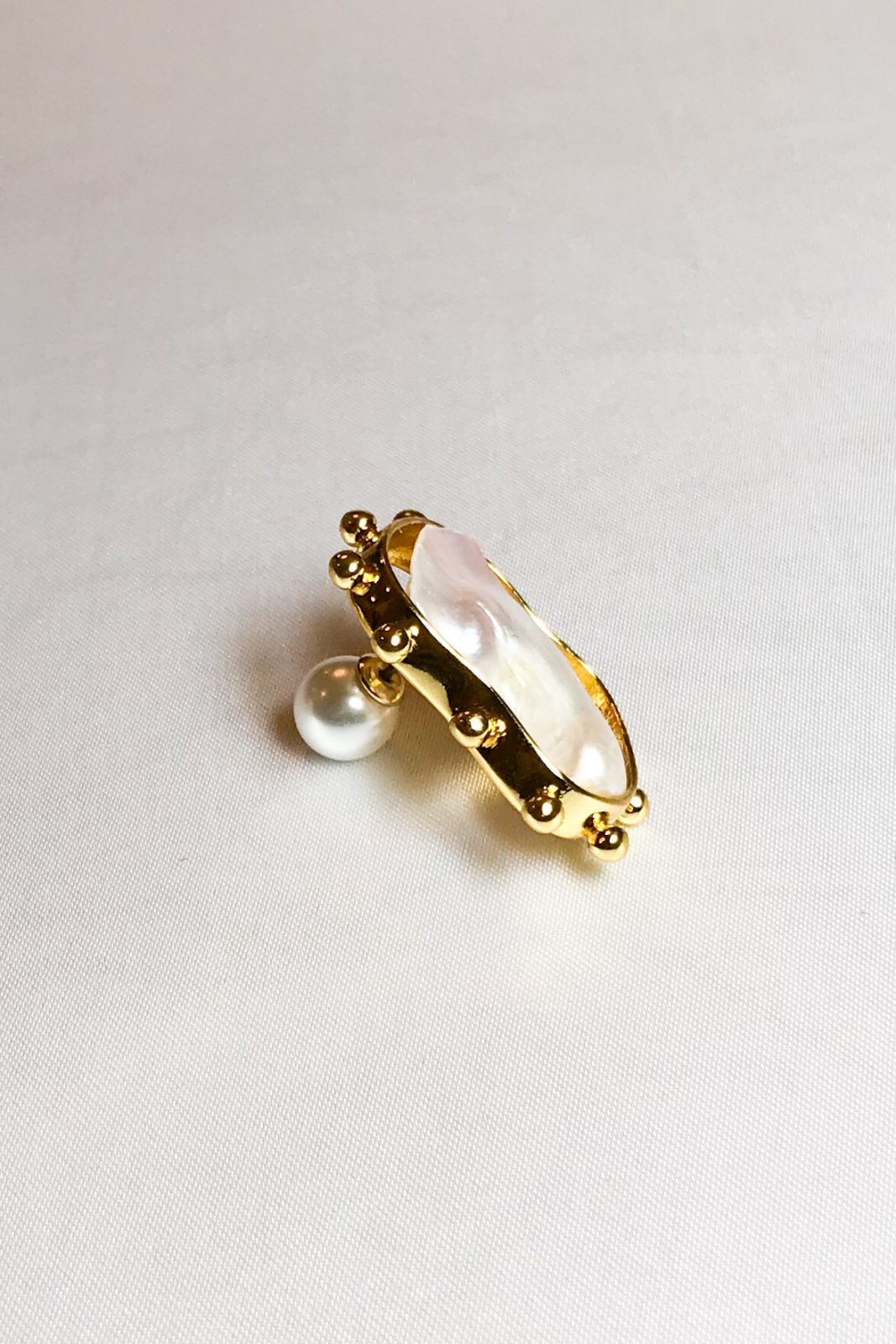 SKYE modern minimalist women fashion accessories Estee Freshwater Baroque 18K Gold Pearl Earrings 4