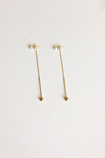 SKYE modern minimalist women fashion accessories Isabel 18K Gold Pearl Drop Earrings 3
